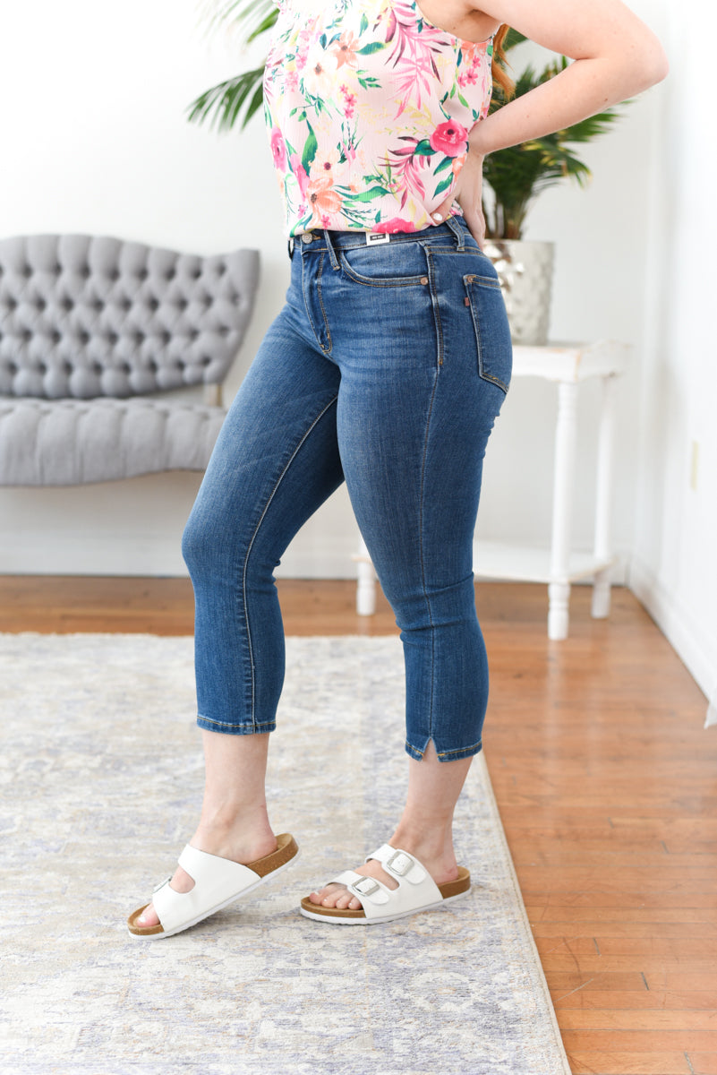 Sophie Mid-Rise Judy Blue Capris