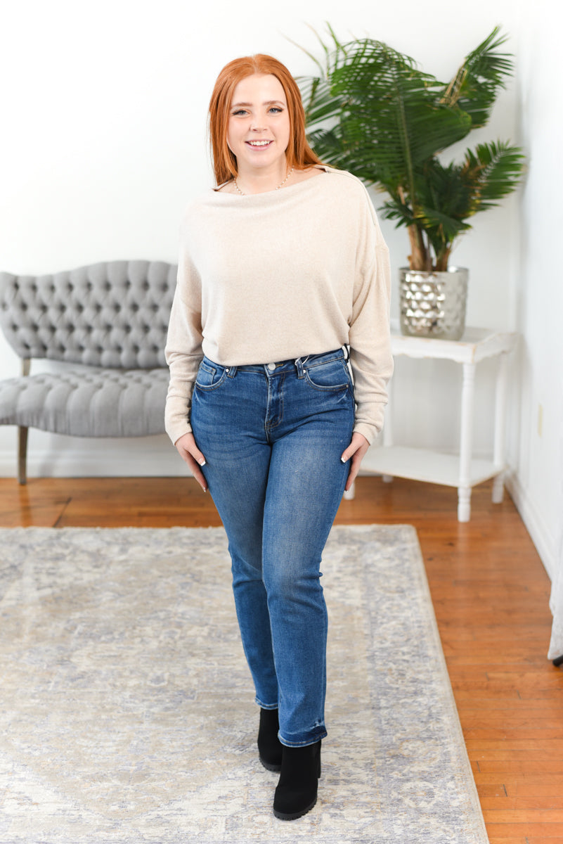 Kira Mid-Rise Slim Straight Risen Jeans