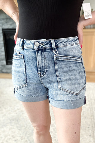 Manda Patch Pocket Risen Shorts