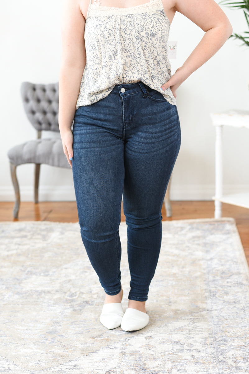 12 Of Our Top Plus-Size Jeans For Women – Revelle